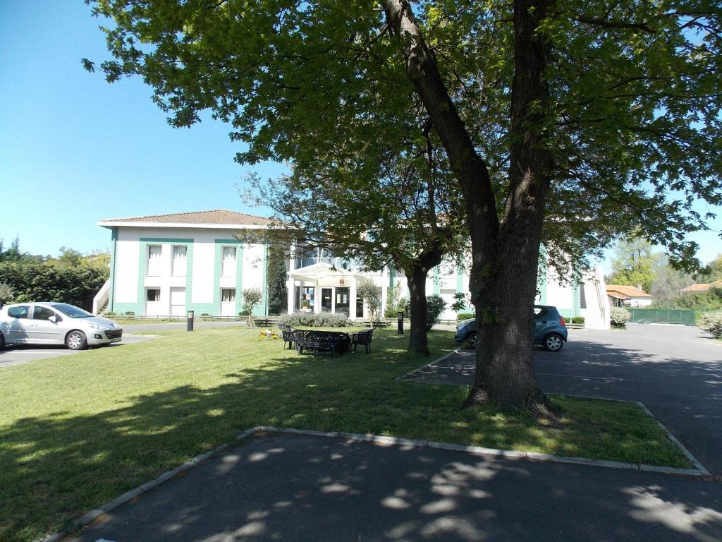 Hotel Du Delta Biganos Exterior photo