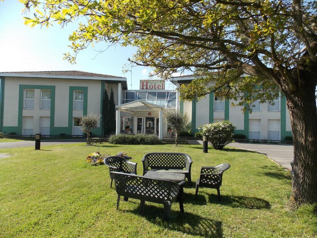 Hotel Du Delta Biganos Exterior photo